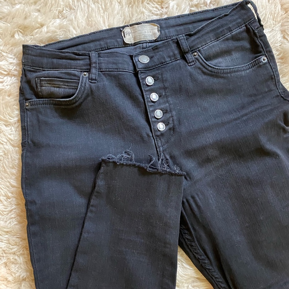 skinny, hi-rise Free People jeans w/frayed hem